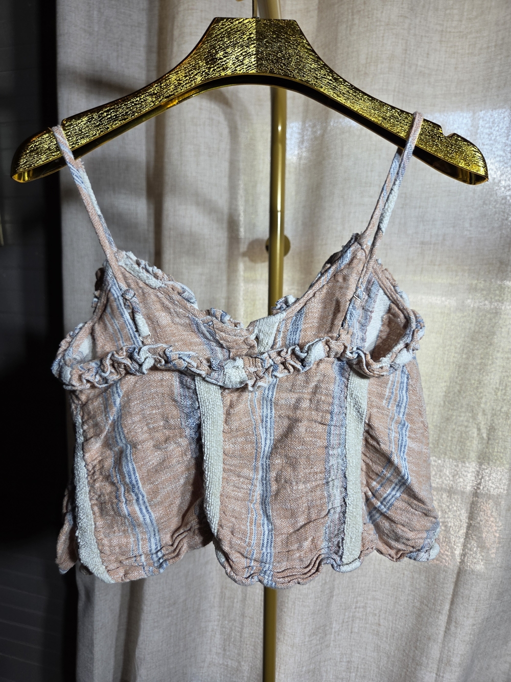 Hummingbird Striped Ruffle Button-Front Crop Tank - Blush & Light Blue - Picture 2 of 4